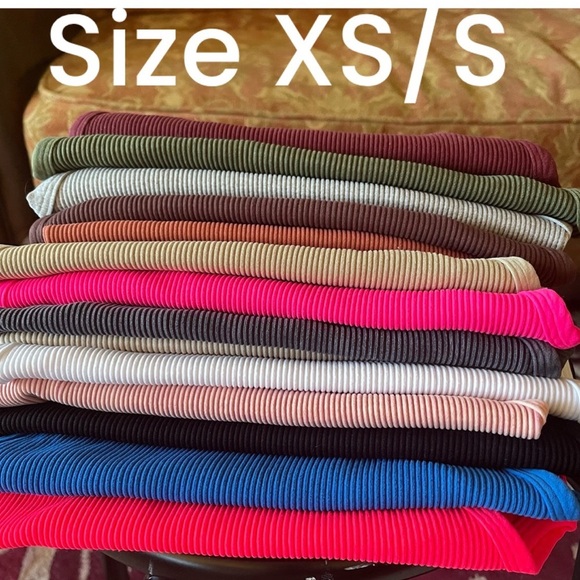 FREE PEOPLE COMING SOON 🔜 HAPPINESS RUNS CROP TOPS SZ XS/S M/L & XL NEW - Picture 1 of 5